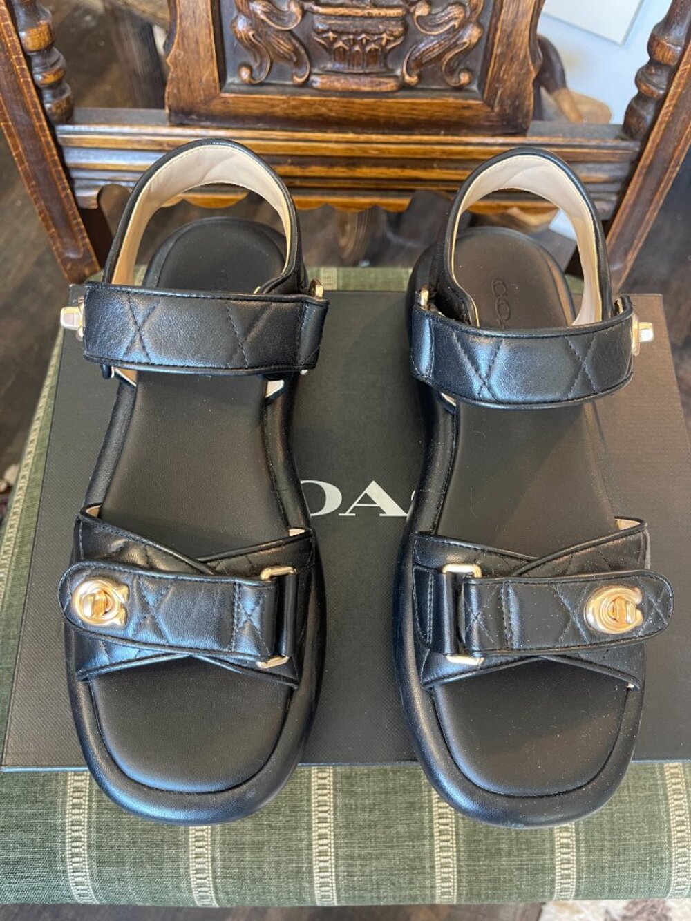 COACH QUILTED BLACK LEATHER DAD SANDALS SIZE 7 - Picture 3 of 6